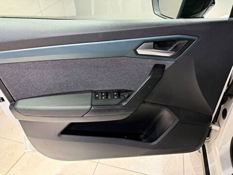 2024 Benzin Otomatik Seat Arona Beyaz Gürel Tasarım Aksesuar Otomotiv San. Tic. Ltd. Şti.