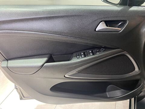 2022 Benzin Otomatik Opel Crossland Gri Gürel Tasarım Aksesuar Otomotiv San. Tic. Ltd. Şti.