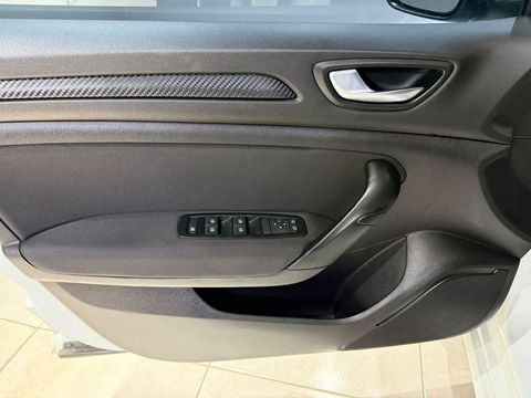2021 Benzin Otomatik Renault Megane Beyaz Gürel Tasarım Aksesuar Otomotiv San. Tic. Ltd. Şti.