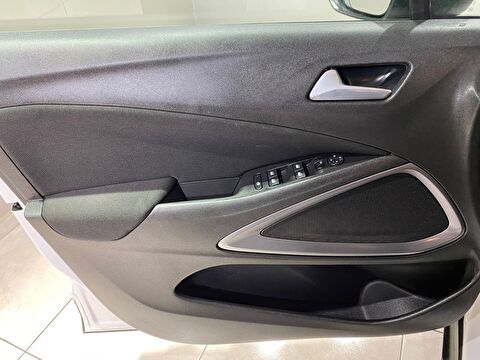 2024 Benzin Otomatik Opel Crossland Beyaz Gürel Tasarım Aksesuar Otomotiv San. Tic. Ltd. Şti.