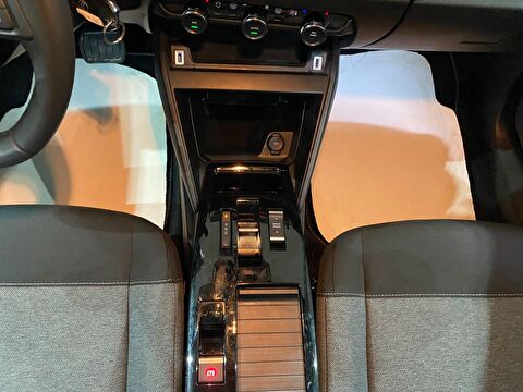 2025 Benzin Otomatik Citroen C4 X Gri Gürel Tasarım Aksesuar Otomotiv San. Tic. Ltd. Şti.