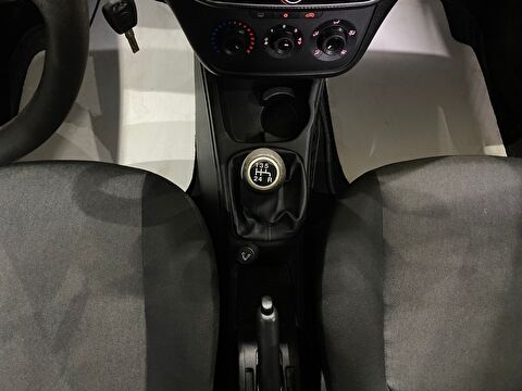 2014 Benzin Manuel Fiat Punto Beyaz Gürel Tasarım Aksesuar Otomotiv San. Tic. Ltd. Şti.