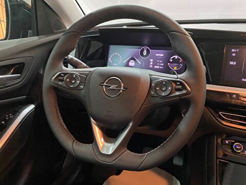 2024 Benzin Otomatik Opel Grandland Kırmızı Gürel Tasarım Aksesuar Otomotiv San. Tic. Ltd. Şti.