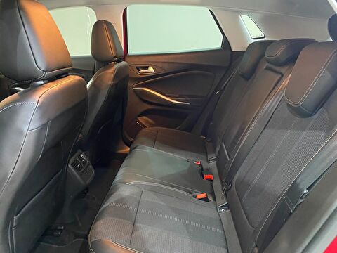 2024 Benzin Otomatik Opel Grandland Kırmızı Gürel Tasarım Aksesuar Otomotiv San. Tic. Ltd. Şti.