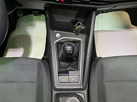 2024 Benzin Manuel Volkswagen Golf Mavi Gürel Tasarım Aksesuar Otomotiv San. Tic. Ltd. Şti.