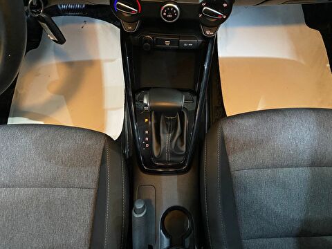 2022 Benzin Otomatik Kia Stonic Gri Gürel Tasarım Aksesuar Otomotiv San. Tic. Ltd. Şti.