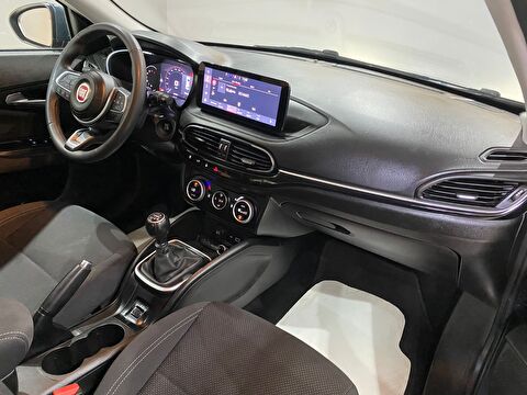 2023 Benzin Manuel Fiat Egea Mavi Gürel Tasarım Aksesuar Otomotiv San. Tic. Ltd. Şti.