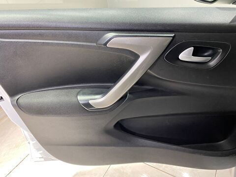 TaksitliOto.Net | 2.El Citroen C-Elysee Sedan 1.5 BlueHDI Feel | Manuel & Dizel | Beyaz | İzmir.2el 2023 Dizel Manuel Citroen C-Elysee Beyaz Gürel Tasarım Aksesuar Otomotiv San. Tic. Ltd. Şti.