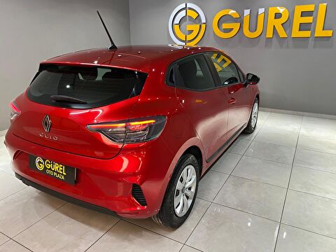 2023 Benzin Otomatik Renault Clio Kırmızı Gürel Tasarım Aksesuar Otomotiv San. Tic. Ltd. Şti.
