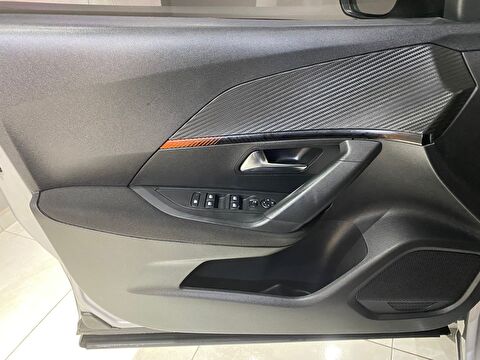 TaksitliOto.Net | 2.El Peugeot 2008 Crossover 1.2 PureTech Active | Manuel & Benzin | Gri | İzmir.2el 2020 Benzin Manuel Peugeot 2008 Gri Gürel Tasarım Aksesuar Otomotiv San. Tic. Ltd. Şti.