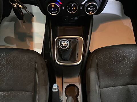 TaksitliOto.Net | 2.El Fiat Egea Cross 1.4 Fire Urban | Manuel & Benzin | Beyaz | İzmir.2el 2021 Benzin Manuel Fiat Egea Beyaz Gürel Tasarım Aksesuar Otomotiv San. Tic. Ltd. Şti.