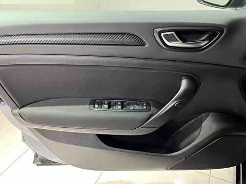 2023 Benzin Otomatik Renault Megane Gri Gürel Tasarım Aksesuar Otomotiv San. Tic. Ltd. Şti.