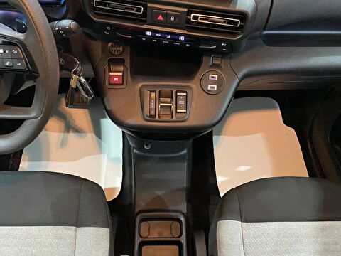 2026 Dizel Otomatik Citroen Berlingo Gri Gürel Tasarım Aksesuar Otomotiv San. Tic. Ltd. Şti.