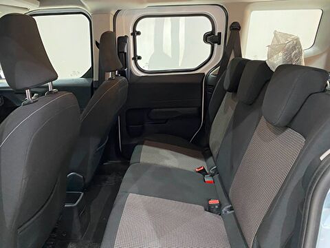 2025 Dizel Manuel Ford Tourneo Courier Beyaz Gürel Tasarım Aksesuar Otomotiv San. Tic. Ltd. Şti.