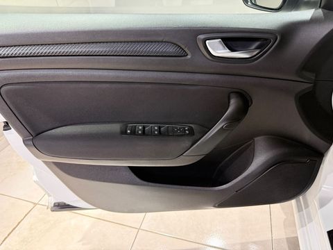 2022 Benzin Otomatik Renault Megane Beyaz Gürel Tasarım Aksesuar Otomotiv San. Tic. Ltd. Şti.