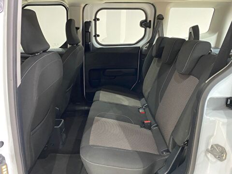 2024 Dizel Manuel Ford Tourneo Courier Beyaz Gürel Tasarım Aksesuar Otomotiv San. Tic. Ltd. Şti.