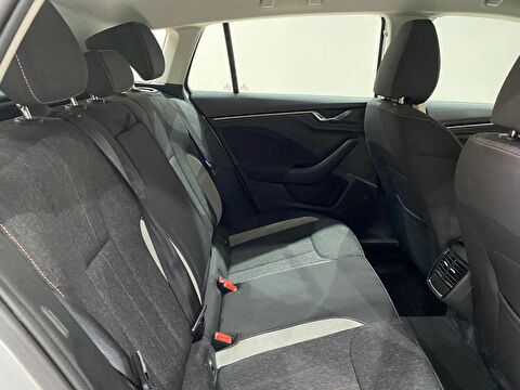2023 Benzin Otomatik Skoda Scala Gümüş Gri Gürel Tasarım Aksesuar Otomotiv San. Tic. Ltd. Şti.