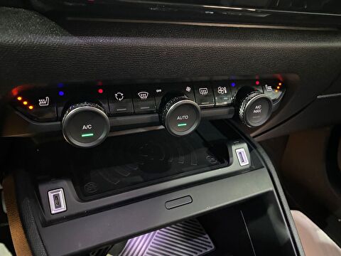 2023 Benzin Otomatik Citroen C4 Siyah Gürel Tasarım Aksesuar Otomotiv San. Tic. Ltd. Şti.