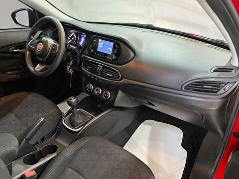 2023 Benzin Manuel Fiat Egea Cross Kırmızı Gürel Tasarım Aksesuar Otomotiv San. Tic. Ltd. Şti.
