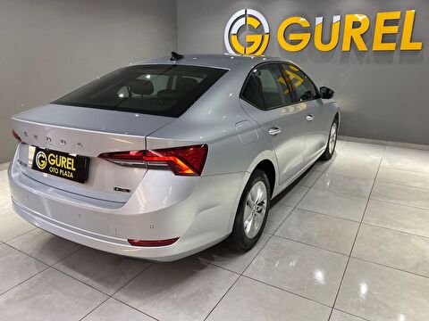 2022 Hybrid Otomatik Skoda Octavia Gümüş Gri Gürel Tasarım Aksesuar Otomotiv San. Tic. Ltd. Şti.