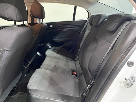 2022 Benzin Otomatik Renault Megane Beyaz Gürel Tasarım Aksesuar Otomotiv San. Tic. Ltd. Şti.