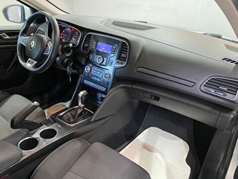 2022 Benzin Otomatik Renault Megane Beyaz Gürel Tasarım Aksesuar Otomotiv San. Tic. Ltd. Şti.