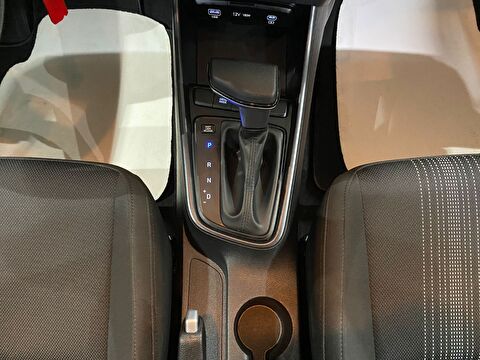 2024 Benzin Otomatik Hyundai i20 Beyaz Gürel Tasarım Aksesuar Otomotiv San. Tic. Ltd. Şti.