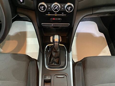 2023 Benzin Otomatik Renault Megane Beyaz Gürel Tasarım Aksesuar Otomotiv San. Tic. Ltd. Şti.