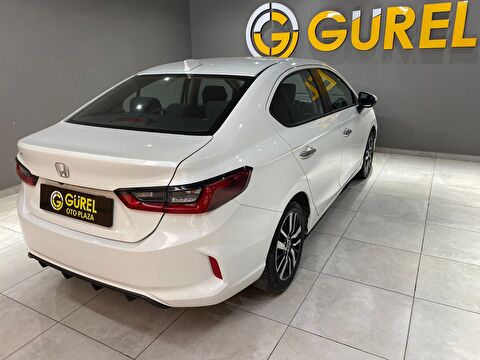 2022 Benzin Otomatik Honda City Beyaz Gürel Tasarım Aksesuar Otomotiv San. Tic. Ltd. Şti.
