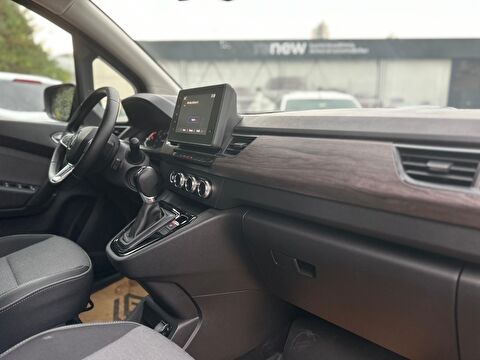 renault, kangoo multix, combi 1.3 tce ıconic edc, otomatik, benzin 2.el otomobil | renew 17