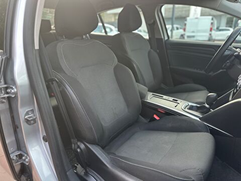 renault, megane, sedan 1.3 tce touch edc, otomatik, benzin 2.el otomobil | renew 9