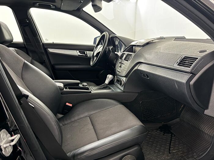 Mercedes-Benz C Serisi 14