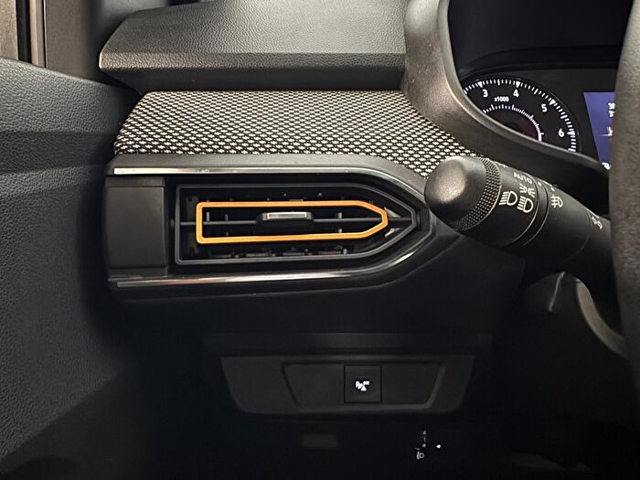 Dacia Sandero Stepway 1.0 Turbo Prestige X-Tronic araç görseli 21
