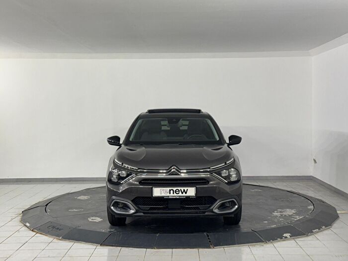 Citroen C4 1.2 PureTech Shine Bold EAT8 araç görseli 2