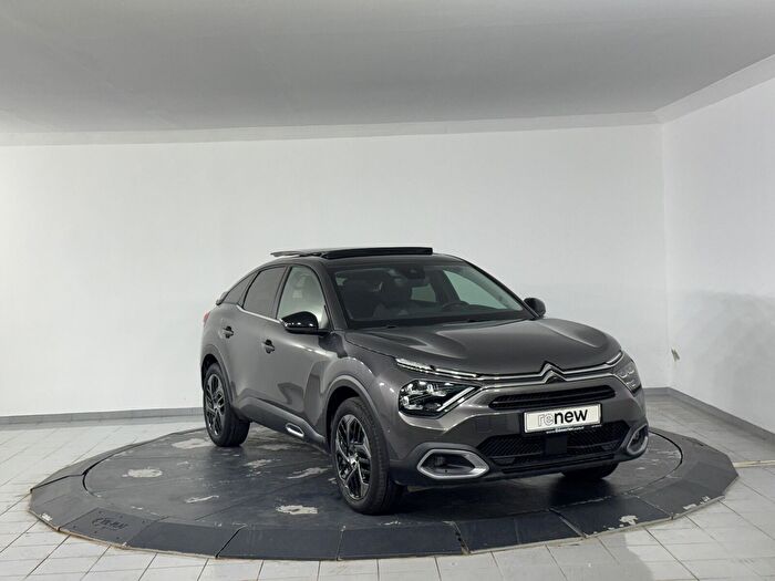 Citroen C4 1.2 PureTech Shine Bold EAT8 araç görseli 3