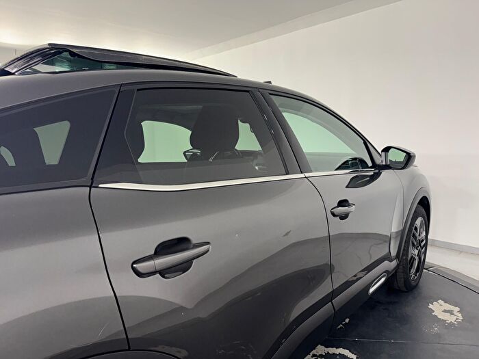 Citroen C4 1.2 PureTech Shine Bold EAT8 araç görseli 10