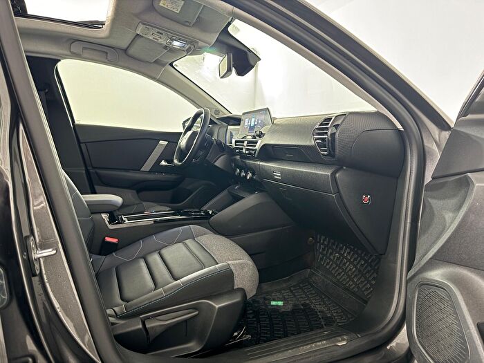 Citroen C4 1.2 PureTech Shine Bold EAT8 araç görseli 14