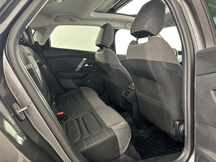 Citroen C4 1.2 PureTech Shine Bold EAT8 araç görseli 21