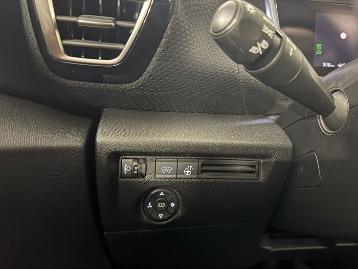 Citroen C4 1.2 PureTech Shine Bold EAT8 araç görseli 22