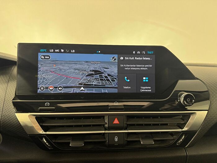 Citroen C4 1.2 PureTech Shine Bold EAT8 araç görseli 17