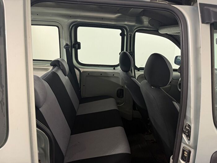 Renault Kangoo Multix Combi 1.5 DCI Authentique araç görseli 14