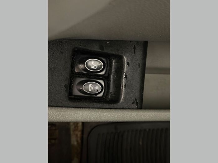 Renault Kangoo Multix Combi 1.5 DCI Authentique araç görseli 21