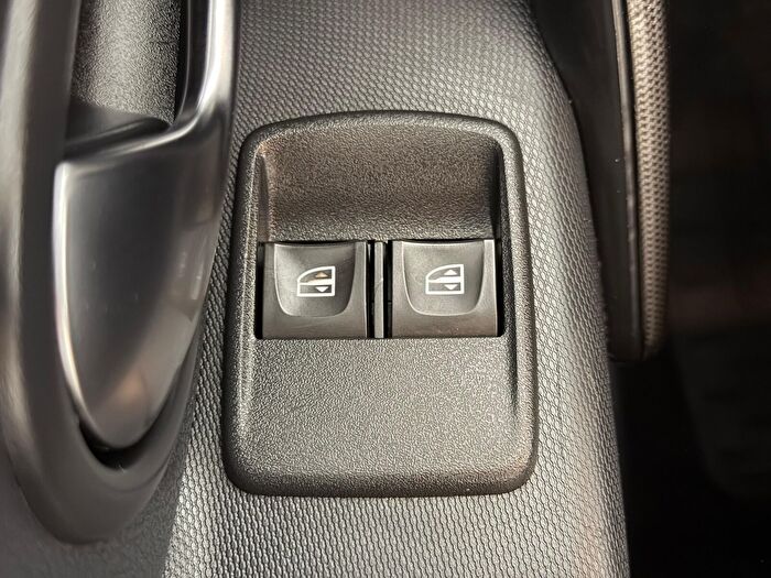 Dacia Sandero 0.9 Tce Stepway Easy-R araç görseli 23