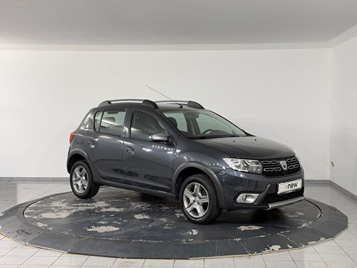 Dacia Sandero 0.9 Tce Stepway Easy-R araç görseli 3