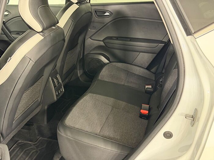 Renault Captur 1.3 TCe Icon EDC araç görseli 14