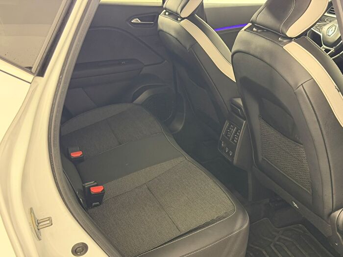 Renault Captur 1.3 TCe Icon EDC araç görseli 15