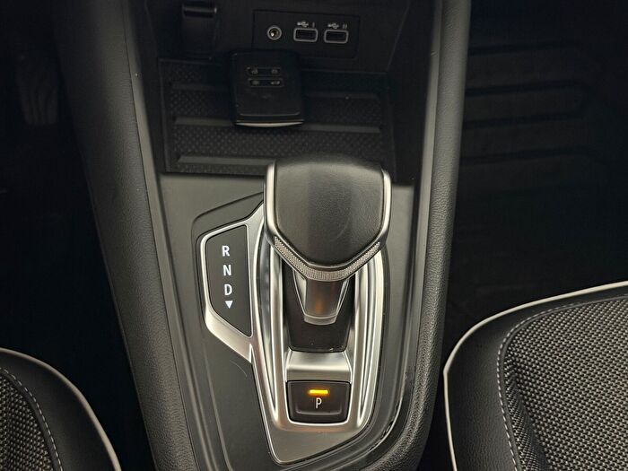 Renault Captur 1.3 TCe Icon EDC araç görseli 24