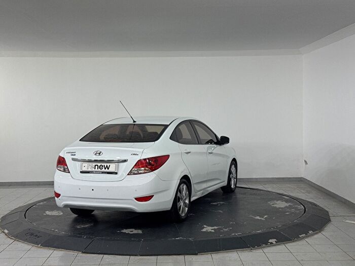 Hyundai Accent Blue 1.6 CRDI Prime Otomatik araç görseli 6