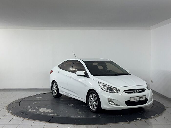 Hyundai Accent Blue 1.6 CRDI Prime Otomatik araç görseli 3