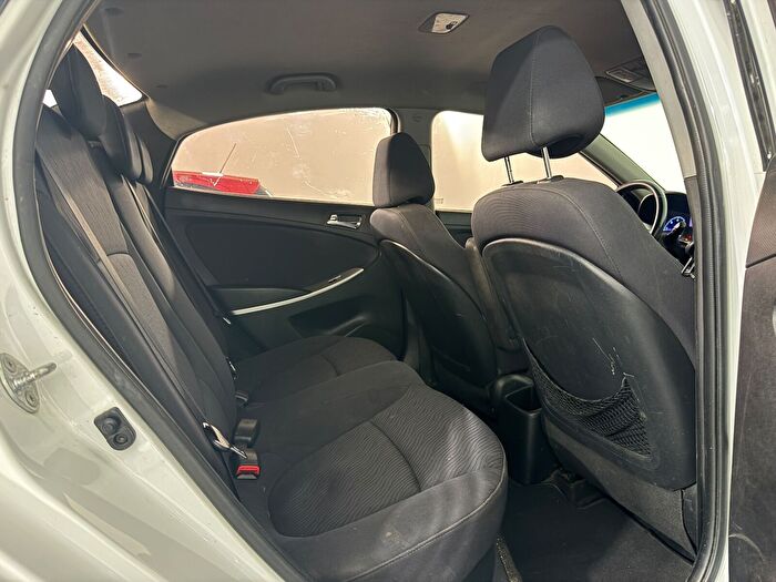 Hyundai Accent Blue 1.6 CRDI Prime Otomatik araç görseli 15